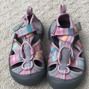 Waterproof Keens toddler size8 excellent condition